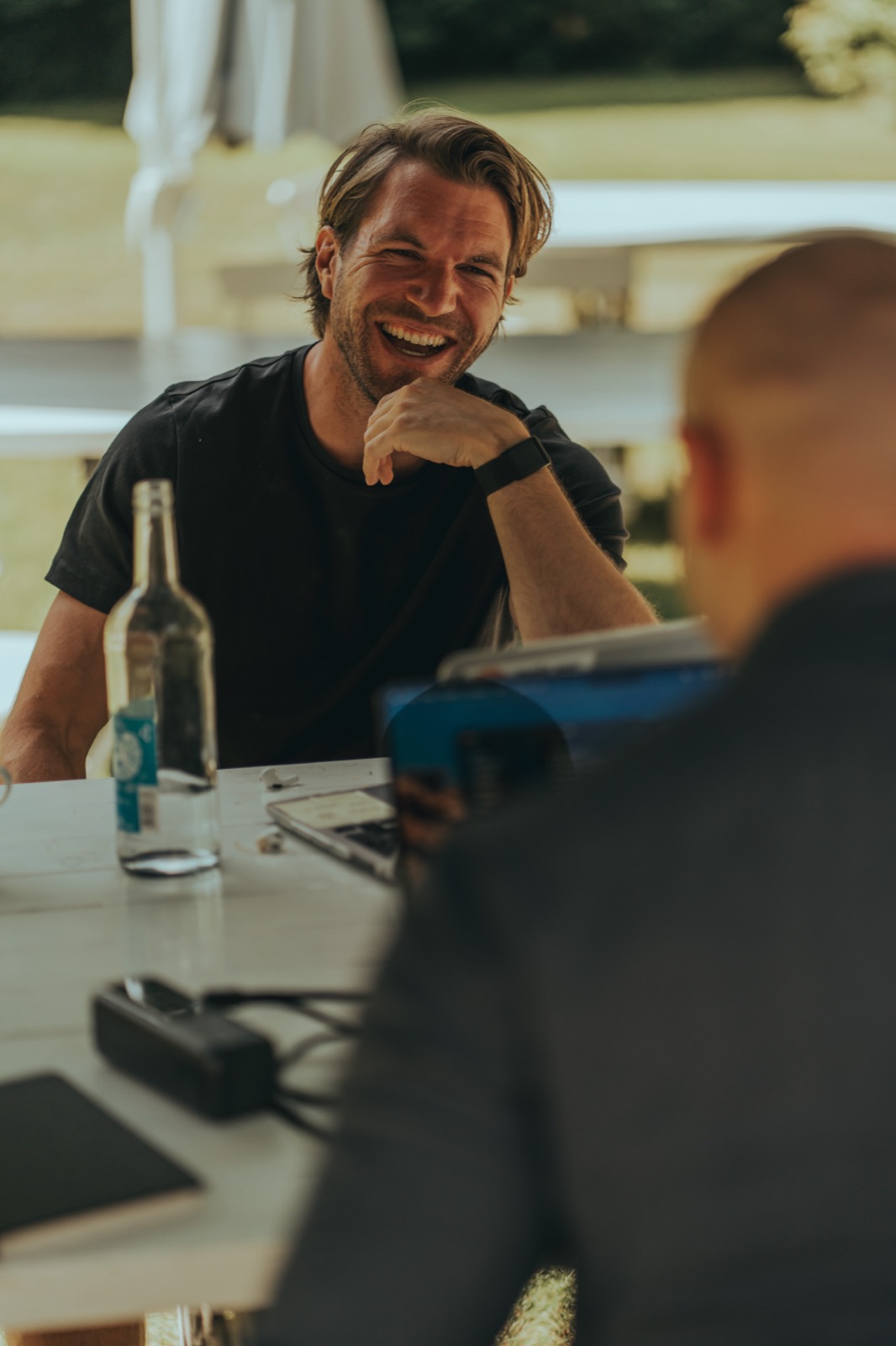 Fabian Ries im Coaching-Gespräch